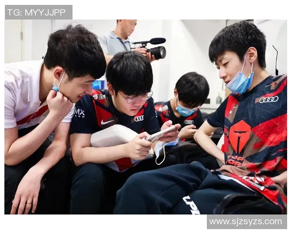 CSGO战术解析：深入探讨TES战队的进攻策略与执行技巧